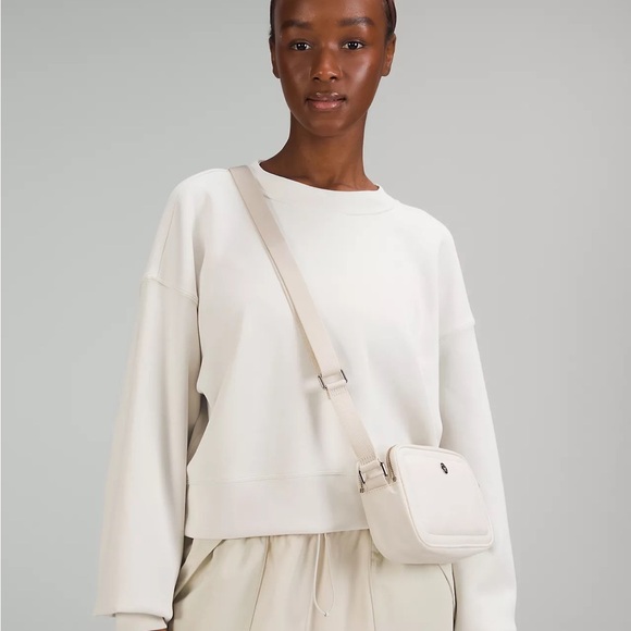 Lululemon Crossbody Camera Bag 2L- White Opal - Picture 2 of 5